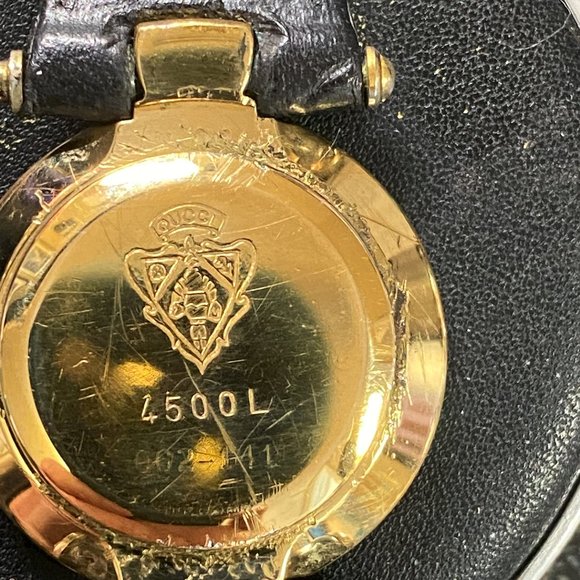 Vintage Gucci 4500L  watch with Black Enamel face Gold sword hands Fancy T Lugs - Picture 10 of 11